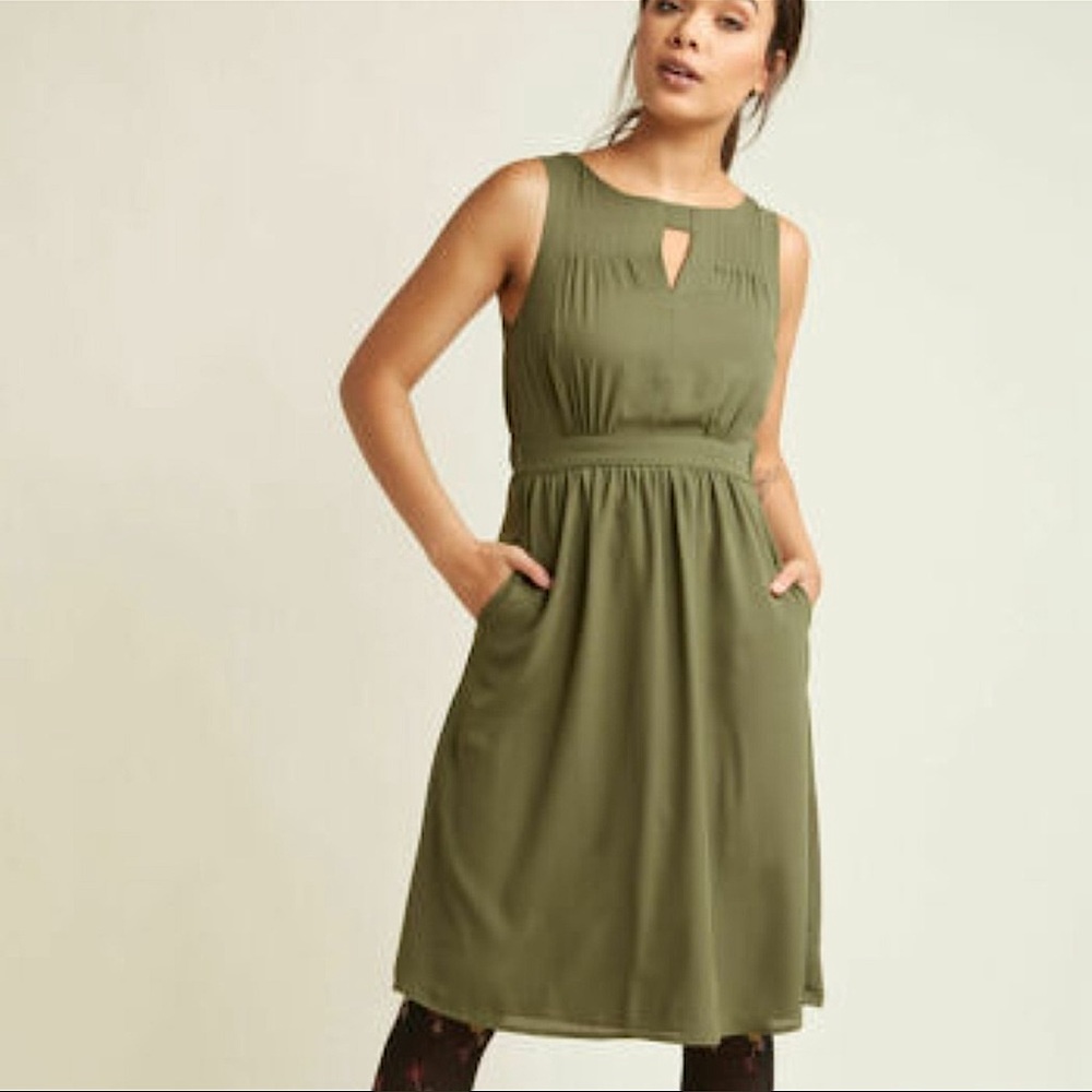 ModCloth Flaunts & Needs Chiffon Sleeveless Dress